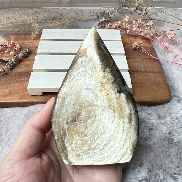 Beautiful Muscovite Flame | Muscovite Free Form - Picture 1 of 7